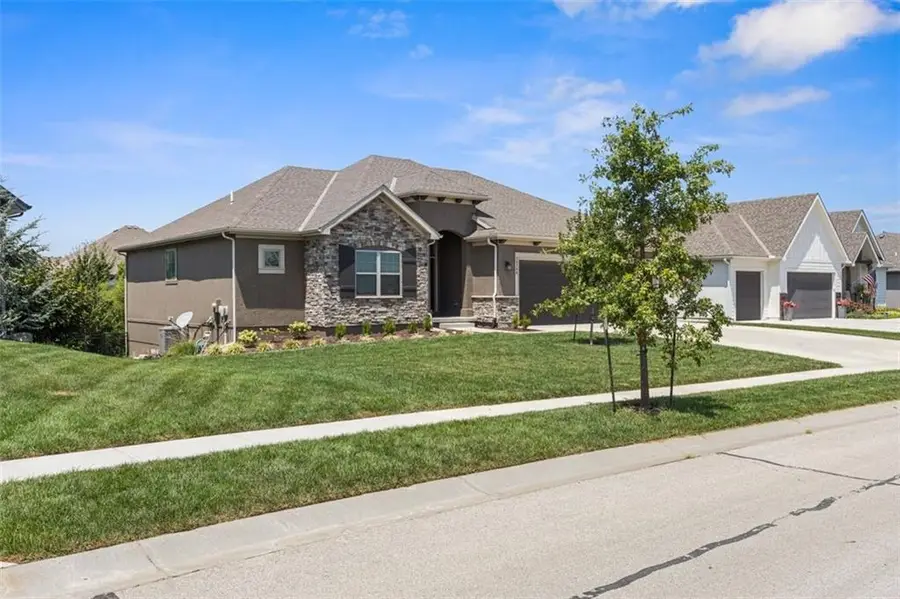 19700 Norton Street, Spring Hill, KS 66083 - #3