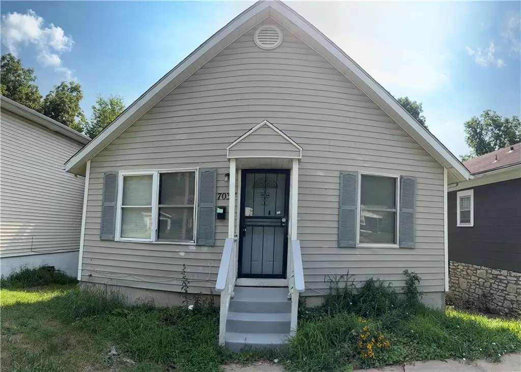 7037 Indiana Avenue, Kansas City, MO 64132 - #1