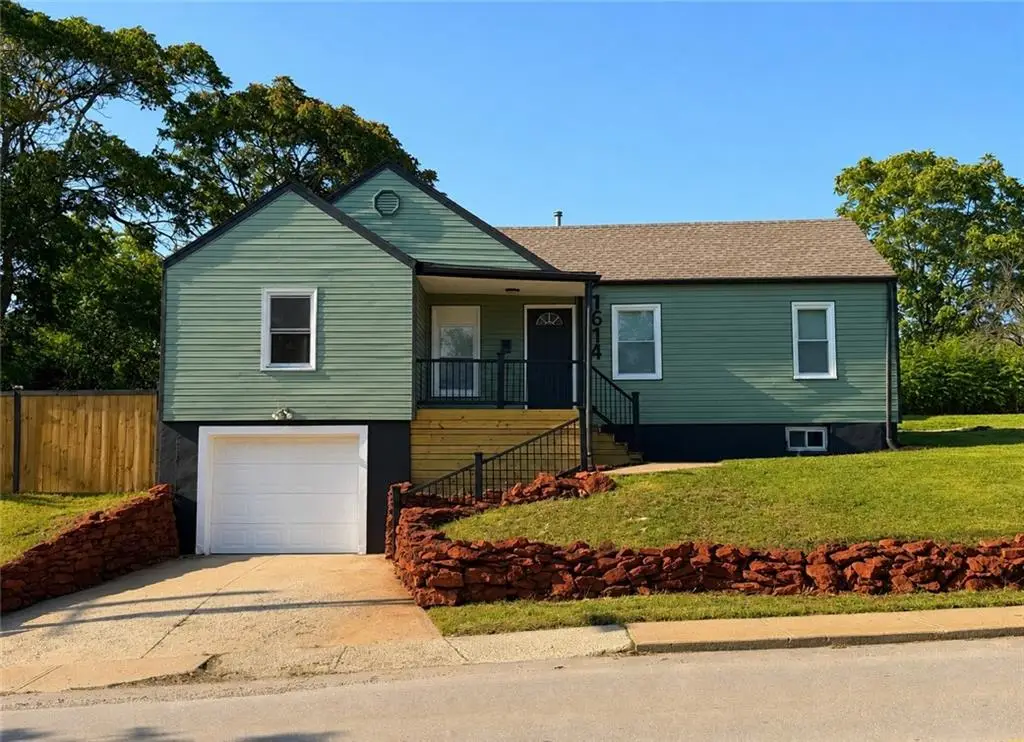 1614 E 85th Street, Kansas City, MO 64131 - #1