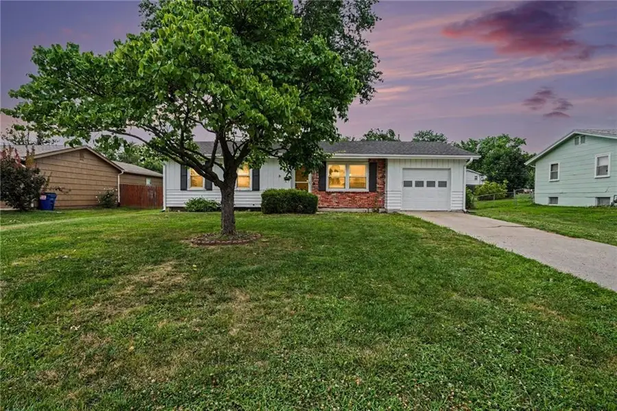 3110 NE 66th Street, Gladstone, MO 64119 - #2