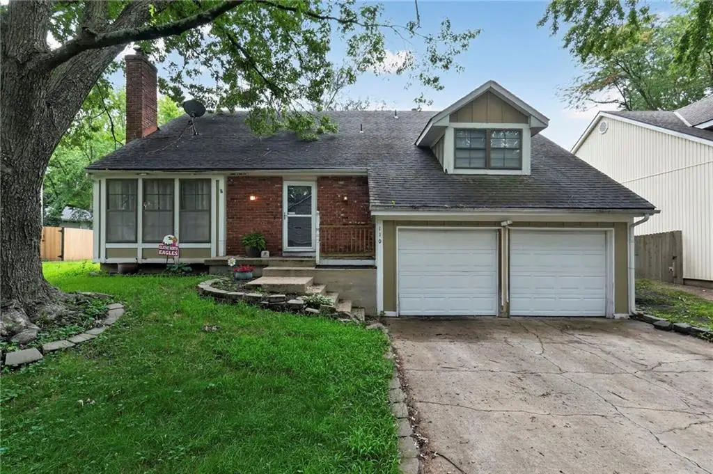 110 E Nelson Circle, Olathe, KS 66061 - #1