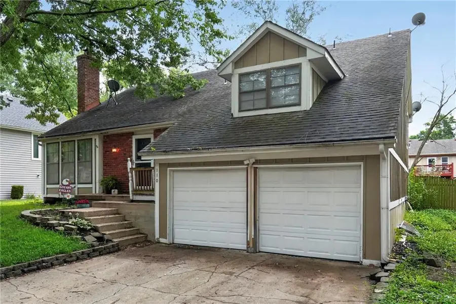 110 E Nelson Circle, Olathe, KS 66061 - #2