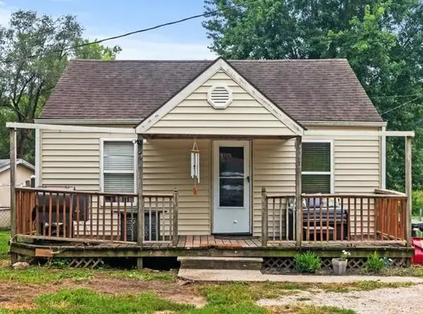 2418 Park Lane, Oak Grove, MO 64075