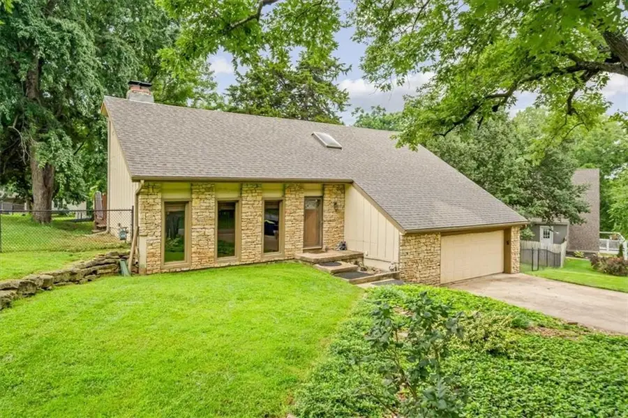 6908 Millridge Street, Shawnee, KS 66218 - #2