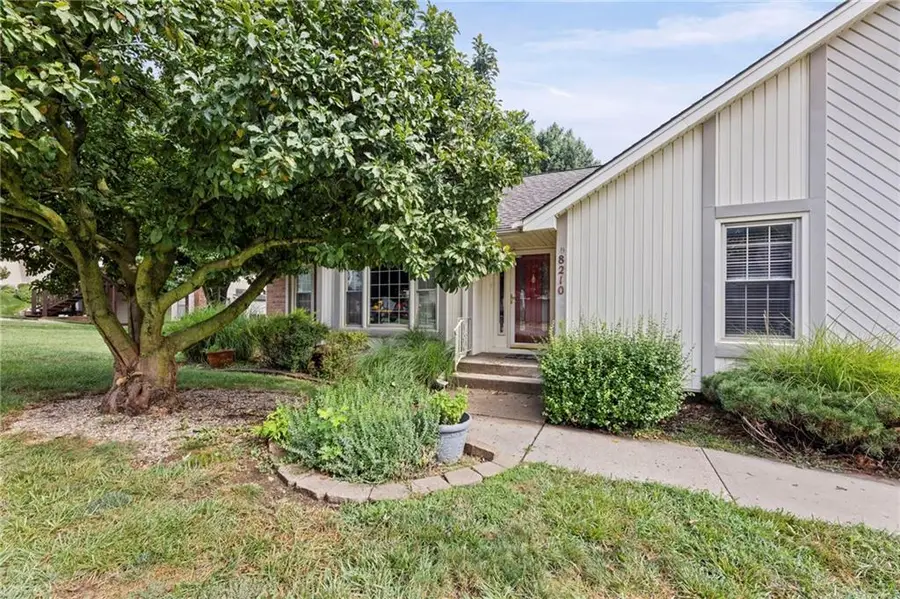 8210 N Virginia Avenue, Kansas City, MO 64118 - #2