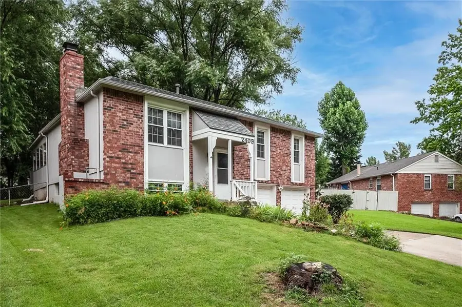 2409 NW Salem Court, Blue Springs, MO 64015 - #2