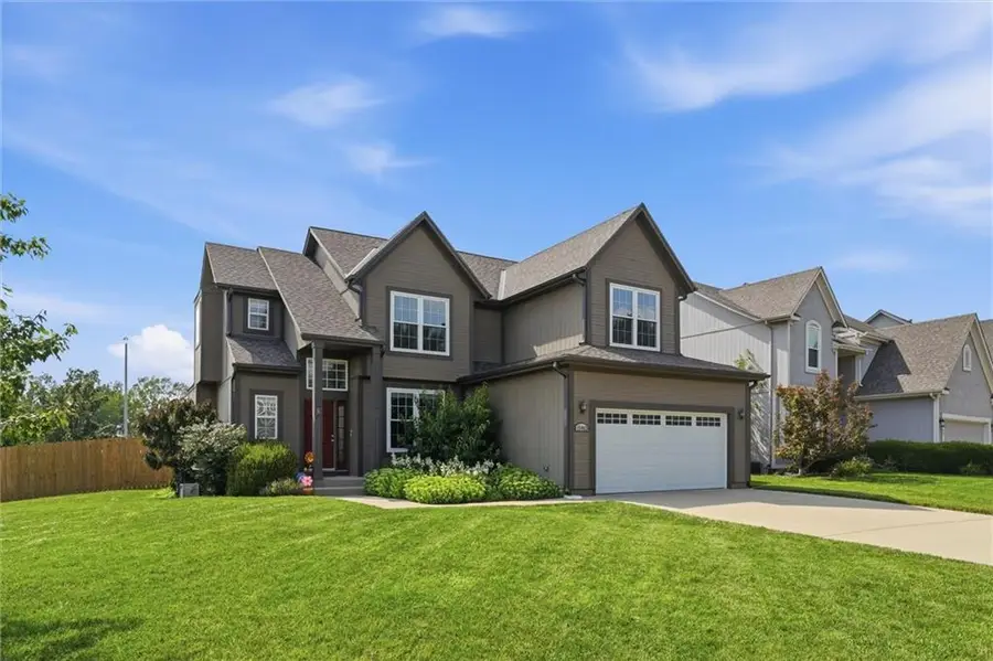 15462 S Hillside Street, Olathe, KS 66062 - #3