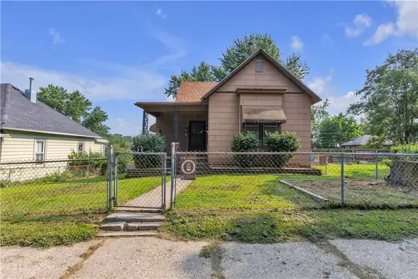 2012 Highly Street, St Joseph, MO 64501