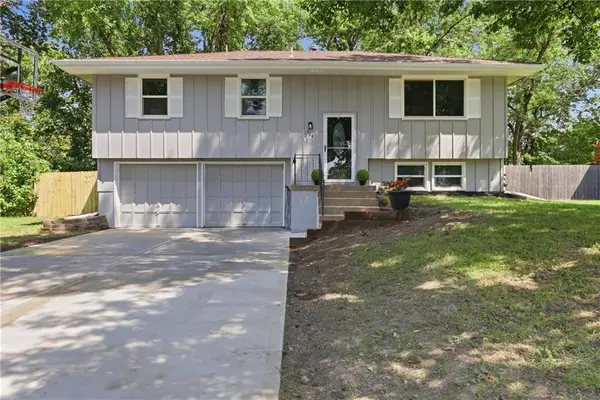 504 SW Persels Road, Lee's Summit, MO 64081