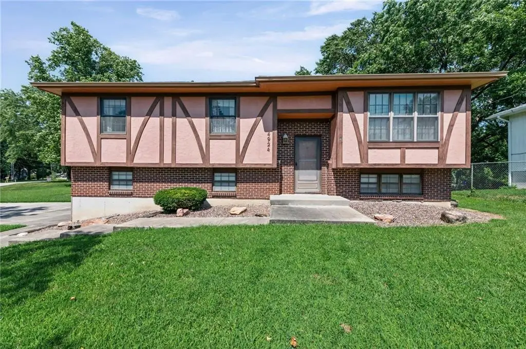 4924 Welborn Lane, Kansas City, KS 66104 - #1