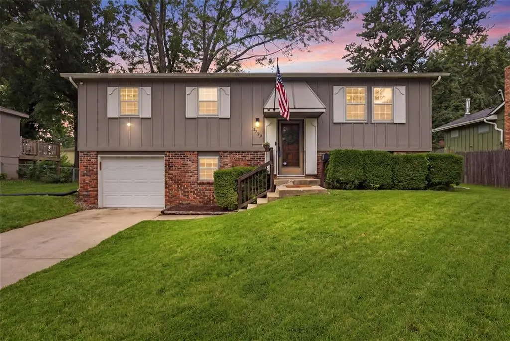 1729 W Normandy Drive, Olathe, KS 66061 - #1