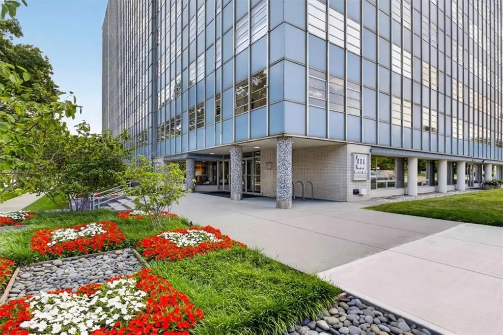 333 W Meyer Boulevard #714, Kansas City, MO 64113 - #1