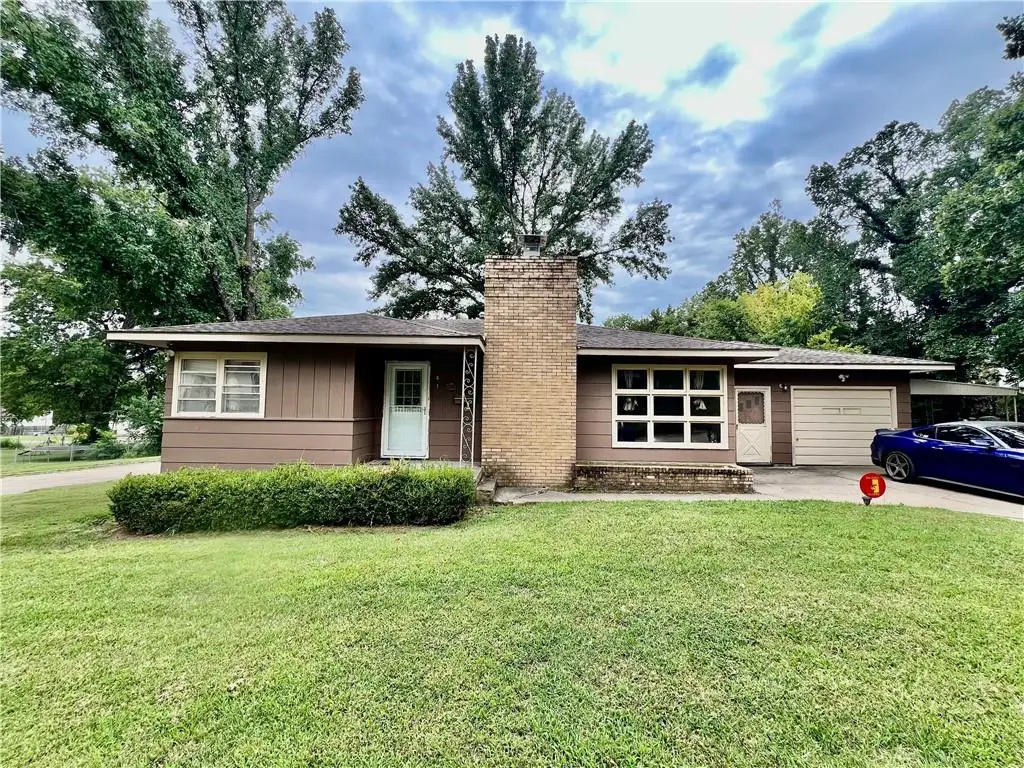 417 E Edison Street, Independence, KS 67301 - #1