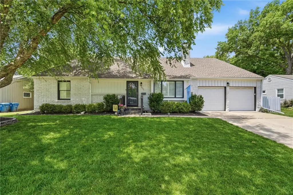 7624 Lamar Avenue, Prairie Village, KS 66208 - #1
