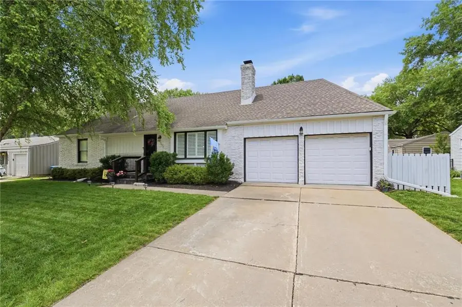 7624 Lamar Avenue, Prairie Village, KS 66208 - #3