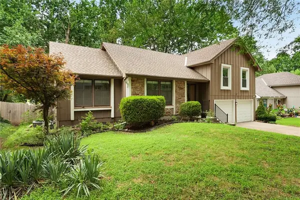 7806 Caenen Street, Lenexa, KS 66216