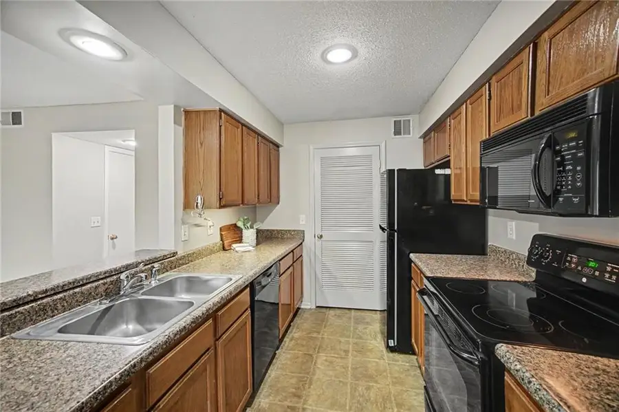 11216 Nieman Road #101, Overland Park, KS 66210 - #3