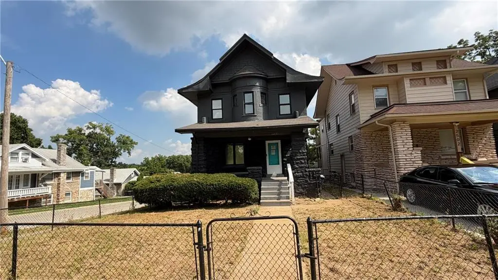 2500 E 42 Street, Kansas City, MO 64130 - #1