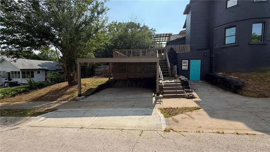 2500 E 42 Street, Kansas City, MO 64130 - #2