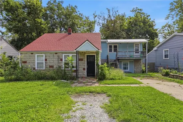 516 SW 13 Street, Blue Springs, MO 64015