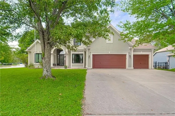 14255 NW 65th Place, Parkville, MO 64152