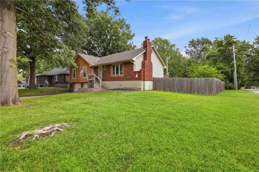 1712 SW 20th Street, Blue Springs, MO 64015 - #2