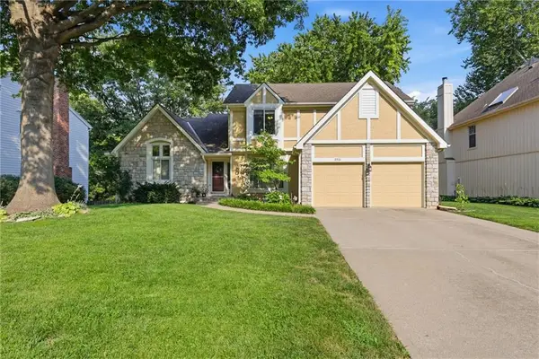 8531 Hallet Street, Lenexa, KS 66215