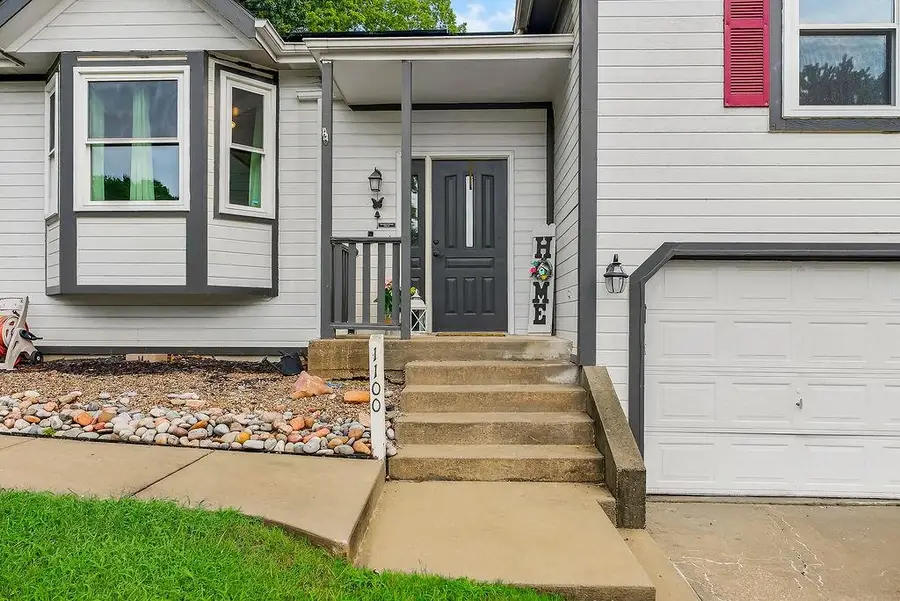 1100 S 14th Street, Leavenworth, KS 66048 - #2