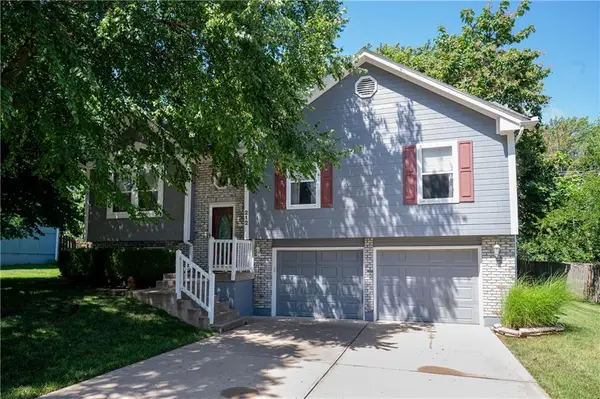 212 Breezeway Lane, Pleasant Hill, MO 64080