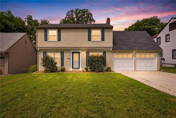 8004 Holmes Road, Kansas City, MO 64131