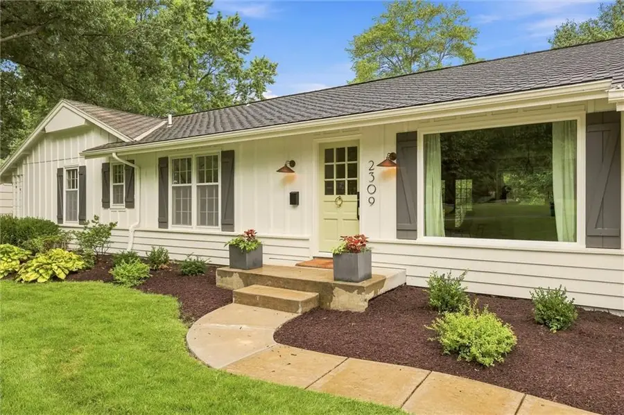 2309 W 104th Street, Leawood, KS 66206 - #3