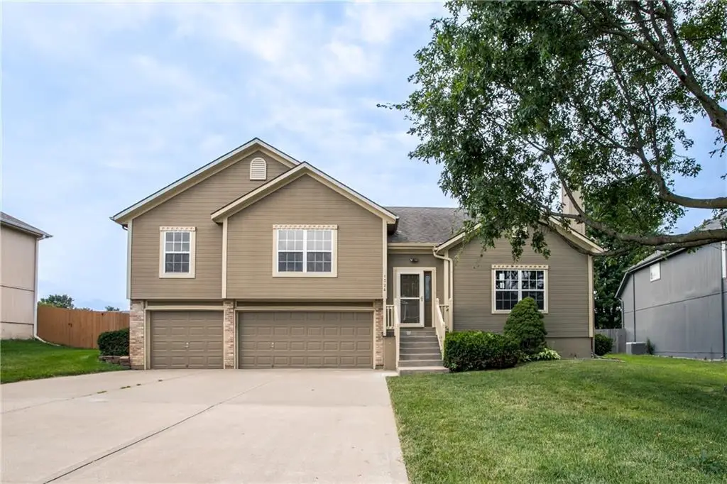 1324 SE Dalton Circle, Lees Summit, MO 64081 - #1