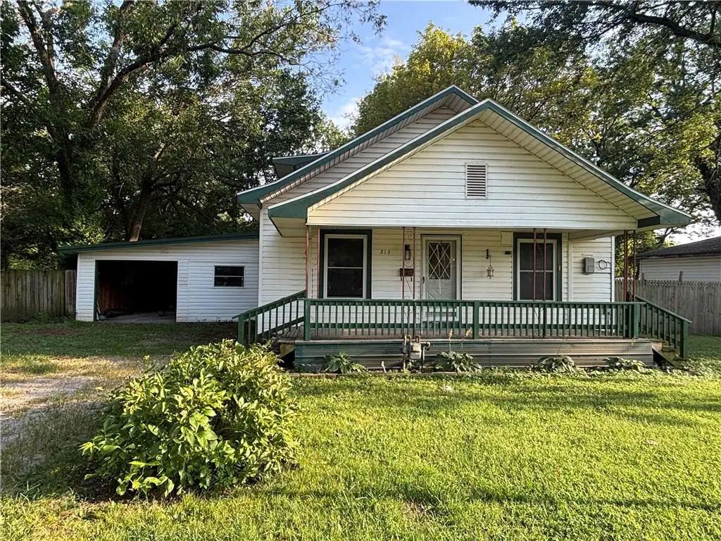 213 W 7th Street, Cherryvale, KS 67335 - #1