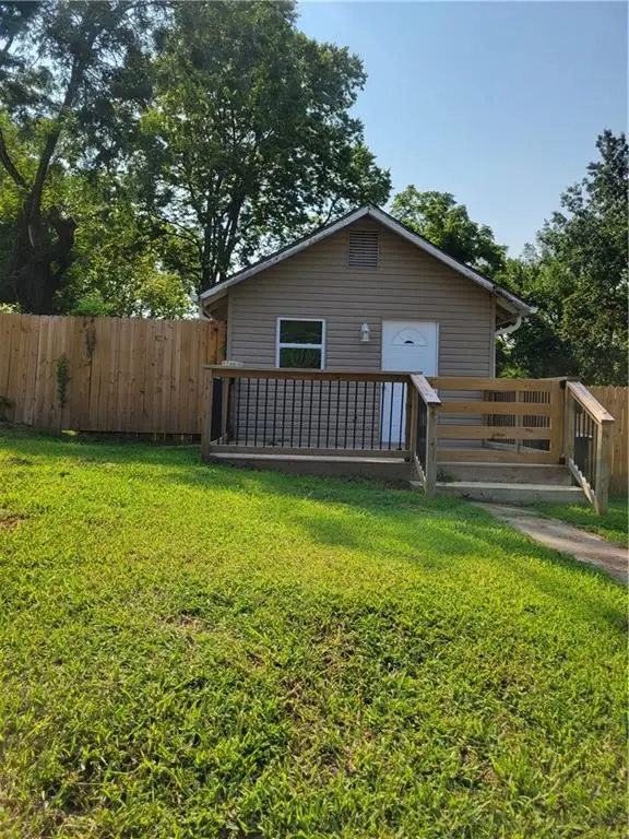 4208 Spruce Avenue, Kansas City, MO 64130 - #1