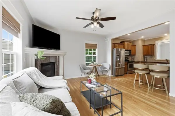 2901 Gentry Park Parkway, North Kansas City, MO 64116