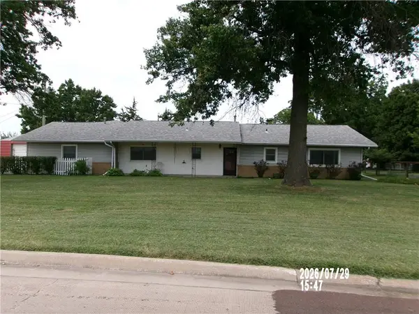 220 W Garfield Street, Iola, KS 66749