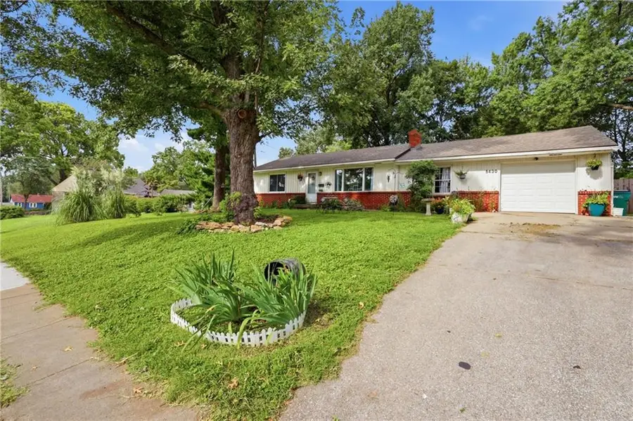 5430 Nieman Road, Shawnee, KS 66203 - #2
