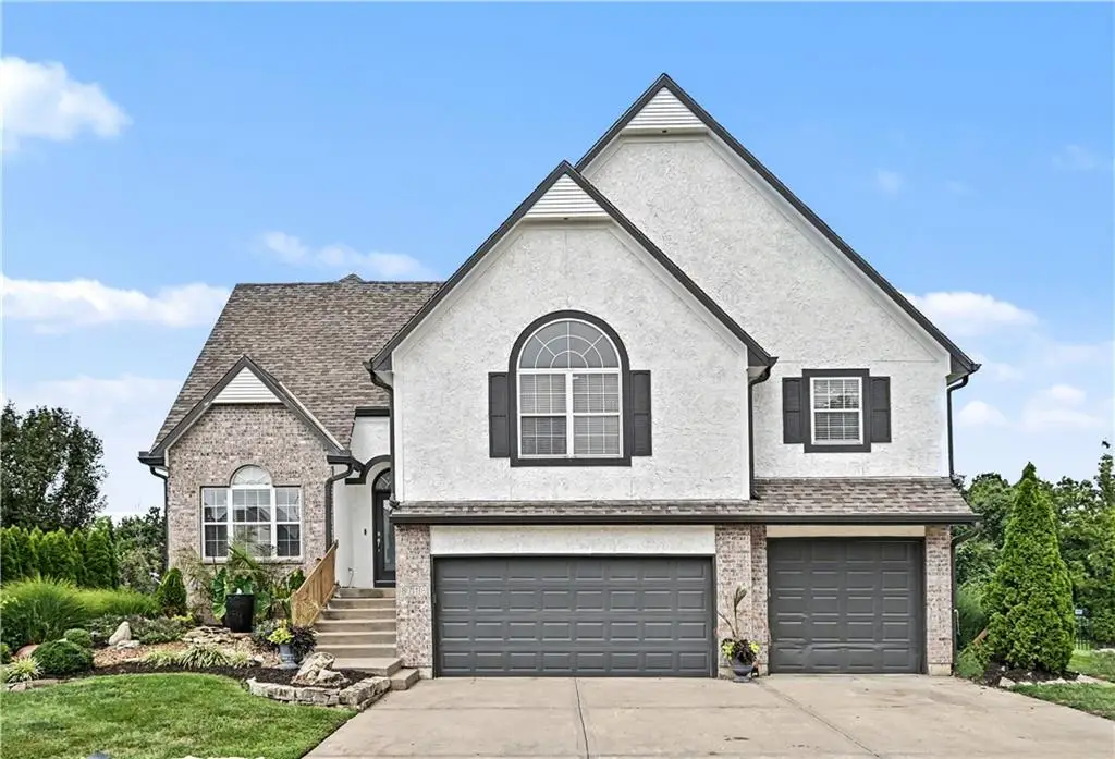 8718 Ridgeway Court, Kansas City, MO 64138 - #1
