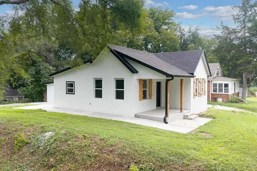 1122 Randolph Street, Leavenworth, KS 66048 - #2
