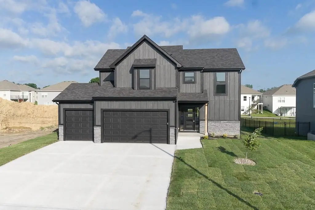 136 Brookwood Street, Lansing, KS 66043 - #1