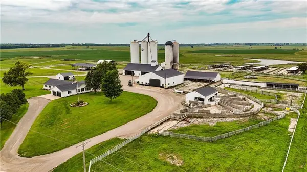 198 N 1250 Road, Berryton, KS 66409