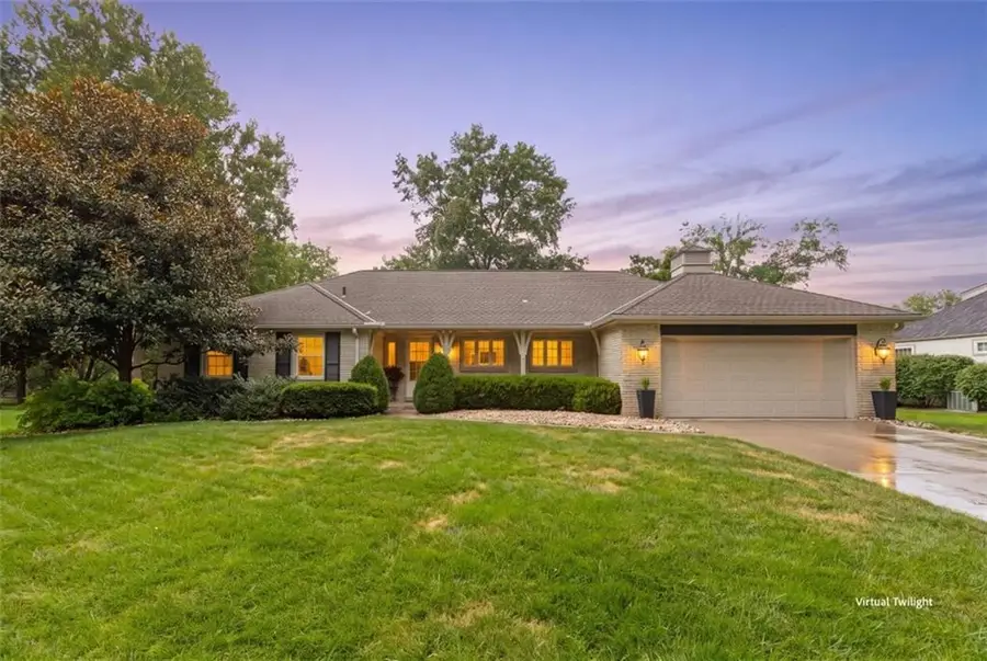 8024 Cherokee Lane, Leawood, KS 66206 - #2