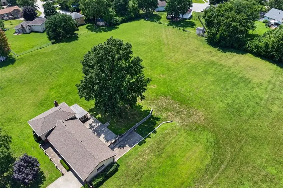 16904 Kentucky Road, Belton, MO 64012 - #2