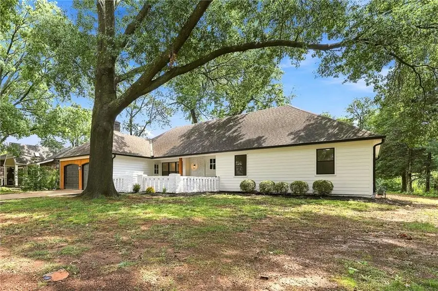 10131 Linden Street, Overland Park, KS 66207 - #2