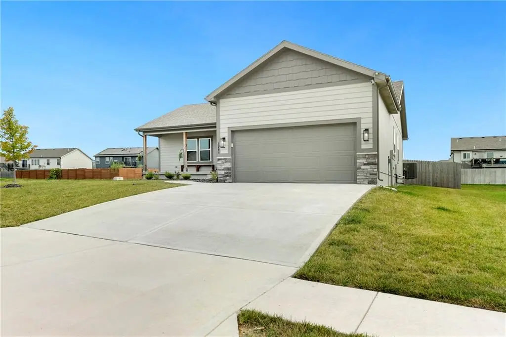 1201 NW 4th Street, Oak Grove, MO 64075 - #1