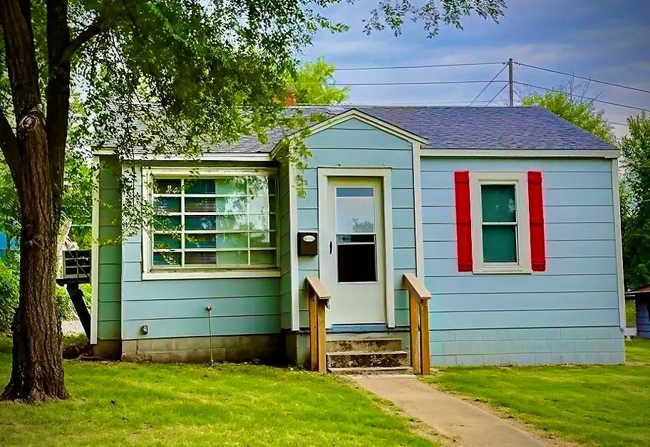 317 W Hickory Street, El Dorado Springs, MO 64744 - #1