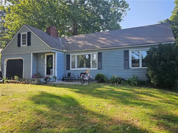 2318 NE Pence Avenue, Kansas City, MO 64118