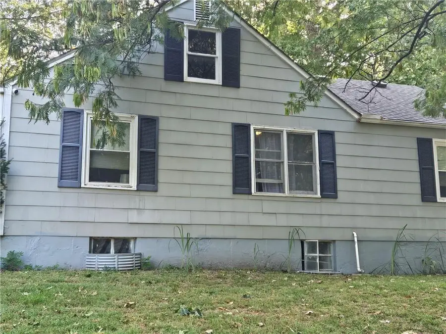 2318 NE Pence Avenue, Kansas City, MO 64118 - #2