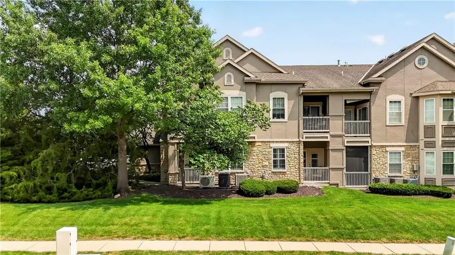 15900 Granada Street #110, Stilwell, KS 66085 - #3