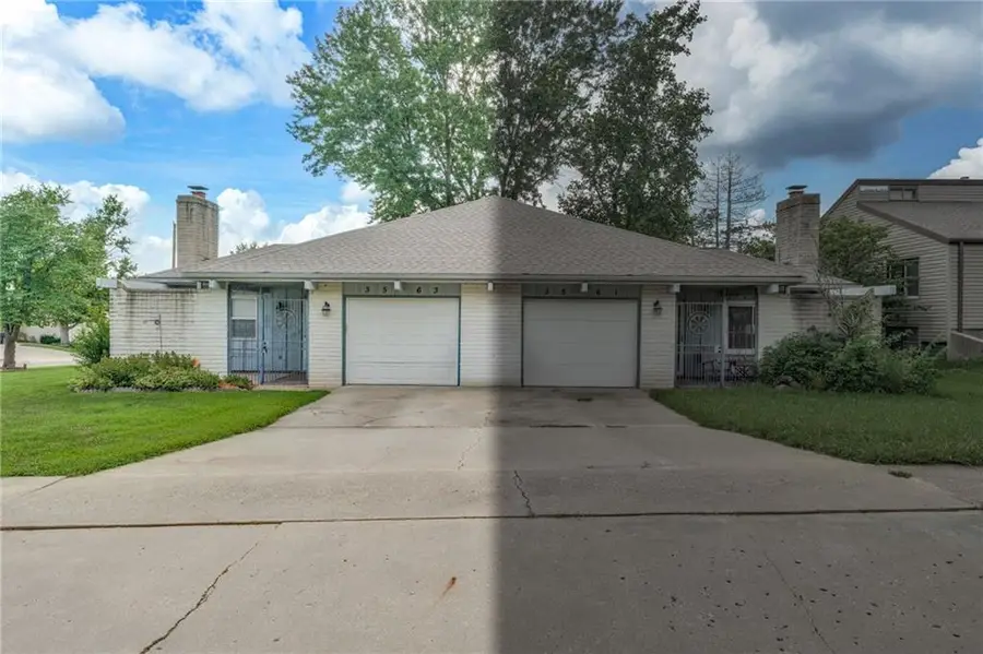 3565 SW Cambridge Avenue, Topeka, KS 66614 - #3